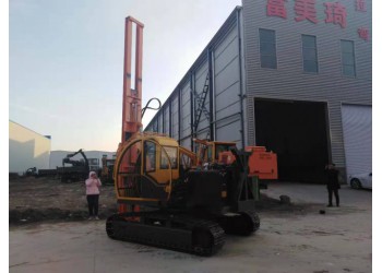 光伏打樁機  履帶式光伏打樁機 液壓光伏螺旋鉆機電桿打樁機
