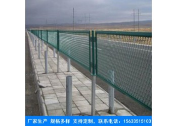 公路道路防眩網(wǎng)是金屬篩網(wǎng)中的一個品種，金屬網(wǎng)防拋網(wǎng)金屬擴(kuò)張網(wǎng)