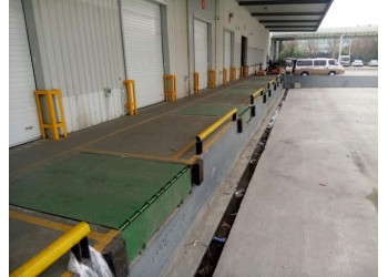 液壓調節板固定登車橋貨車登車橋 物流裝卸鋼平臺 升降平臺