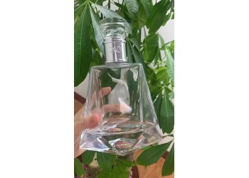 酒瓶拋光打磨廠家，酒瓶絲印燙金廠家