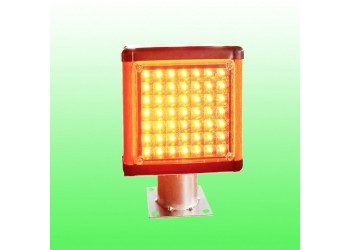 方形太陽能黃閃燈 智能太陽能霧燈報價