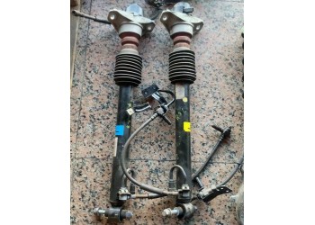 奧迪C8 RS6后減震 空調(diào)泵 節(jié)溫器 電子扇 冷疑器