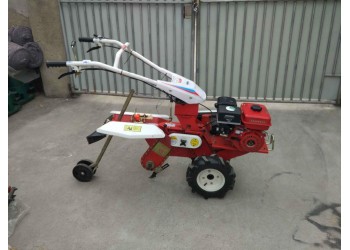 開溝培土機(jī)的視頻 旋耕機(jī)加邊犁好使嗎 小型開溝培土機(jī)